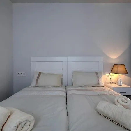 Brand New In La Camapana - With Roof Top Pool And Gym * Marbella