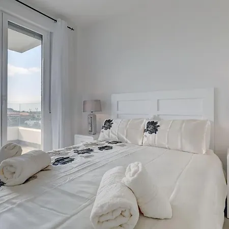 Apartment Brand New In La Camapana - With Roof Top Pool And Gym