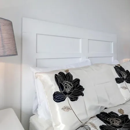 Brand New In La Camapana - With Roof Top Pool And Gym Apartment