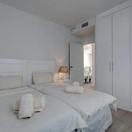 Brand New In La Camapana - With Roof Top Pool And Gym Marbella