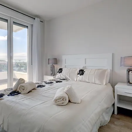 Brand New In La Camapana - With Roof Top Pool And Gym * Marbella