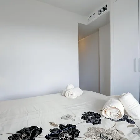 Apartment Brand New In La Camapana - With Roof Top Pool And Gym *