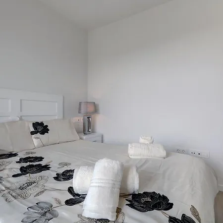 Brand New In La Camapana - With Roof Top Pool And Gym *